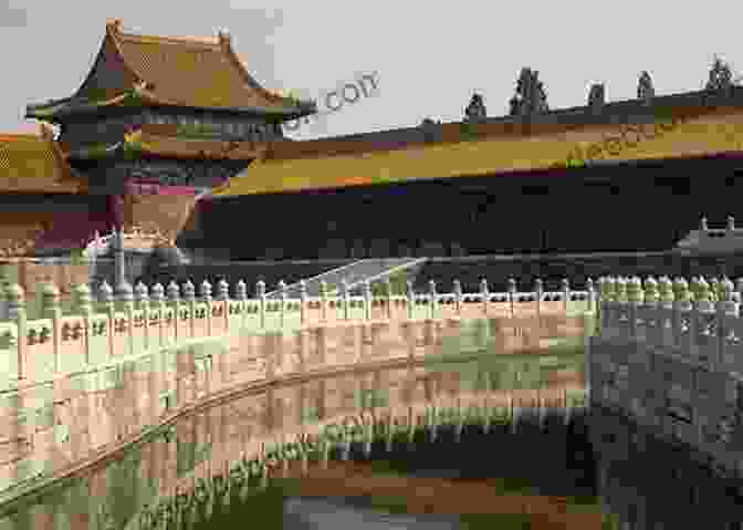 The Forbidden City Beijing Travel Guide: With 100 Landscape Photos